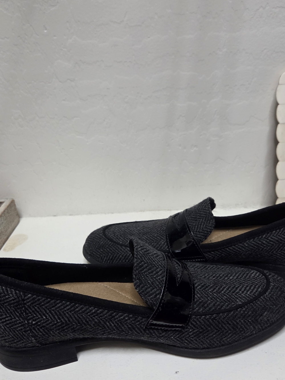 Clarks Women’s Charcoal Herringbone Flats with Black Patent Strap - Picture 3 of 11